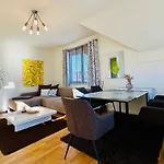 Superior-apartment Mit Pool Und Seezugang