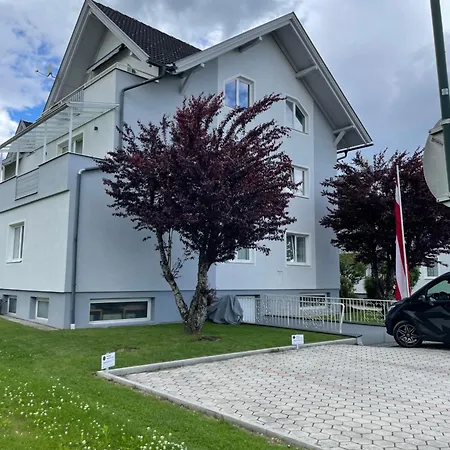 Apartamento Superior-apartment Mit Pool Und Seezugang