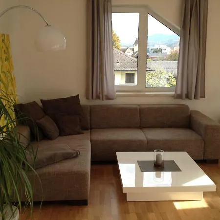 Superior-apartment Mit Pool Und Seezugang Apartamento