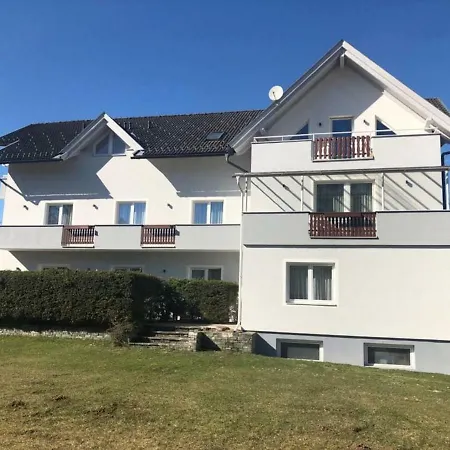 Superior-apartment Mit Pool Und Seezugang *