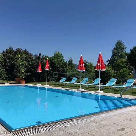 Daire Superior-apartment Mit Pool Und Seezugang *