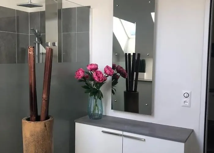 Daire Superior-apartment Mit Pool Und Seezugang *