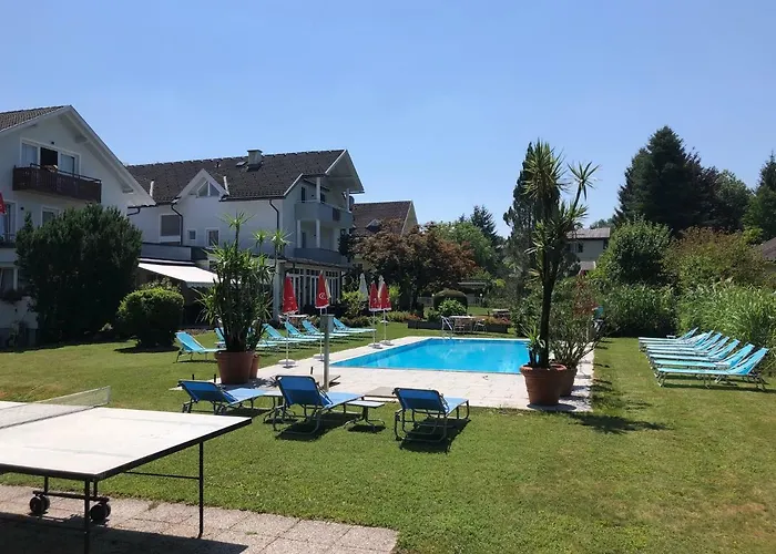 Superior-apartment Mit Pool Und Seezugang Apartamento